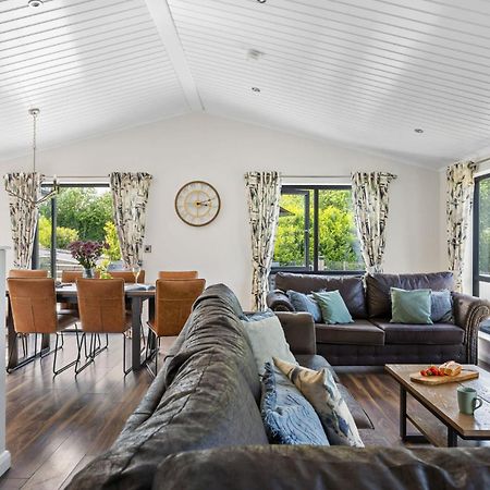 Lilac Lodge, 22 Roadford Lake Lodges Lifton Exteriör bild