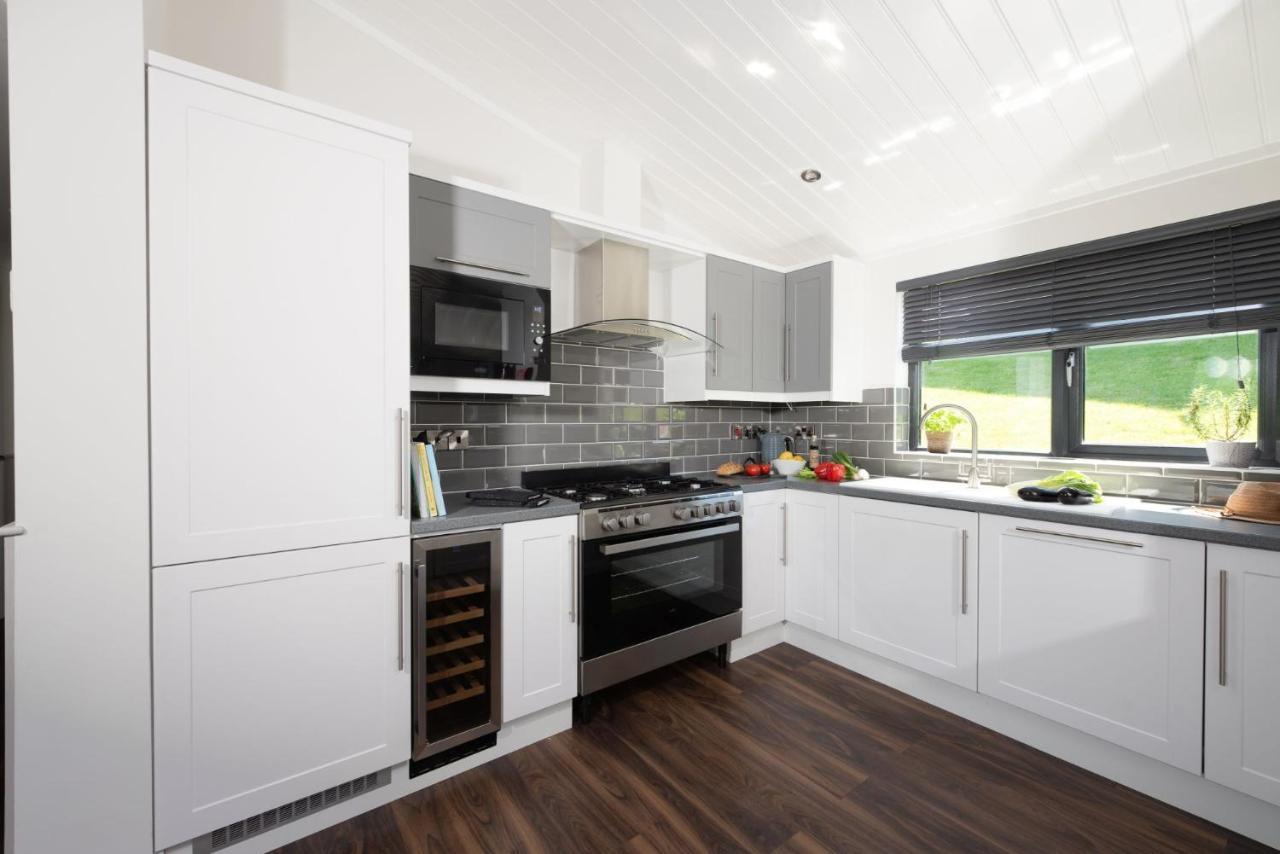 Lilac Lodge, 22 Roadford Lake Lodges Lifton Exteriör bild