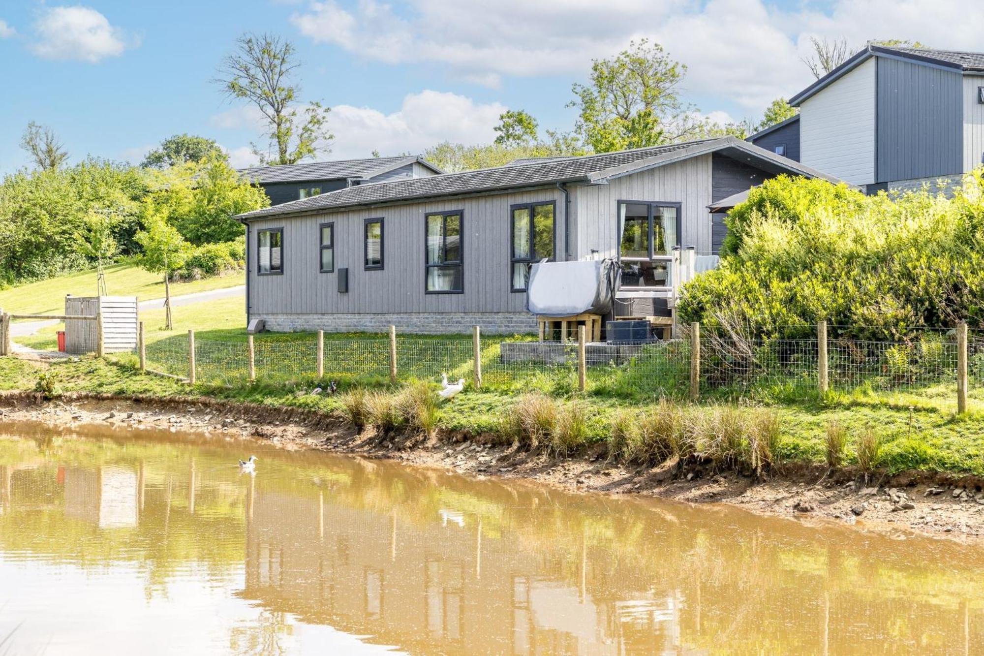 Lilac Lodge, 22 Roadford Lake Lodges Lifton Exteriör bild