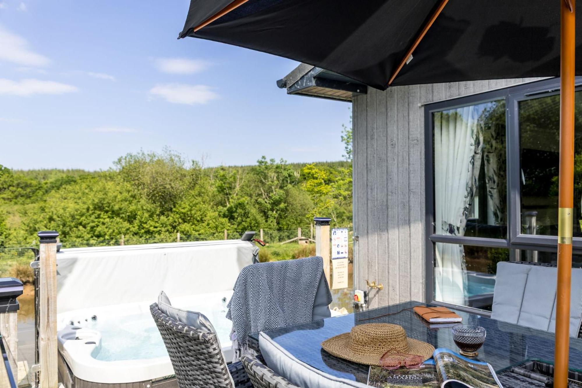 Lilac Lodge, 22 Roadford Lake Lodges Lifton Exteriör bild