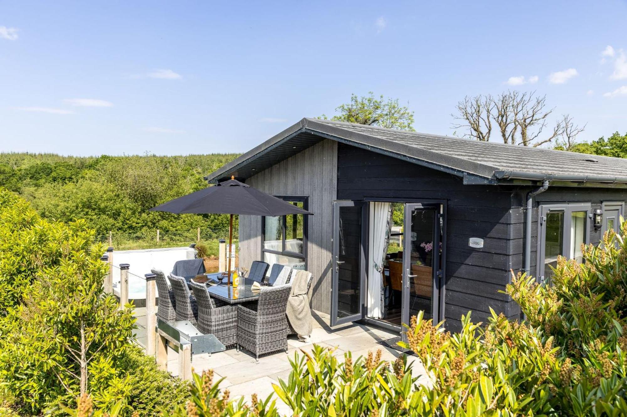 Lilac Lodge, 22 Roadford Lake Lodges Lifton Exteriör bild