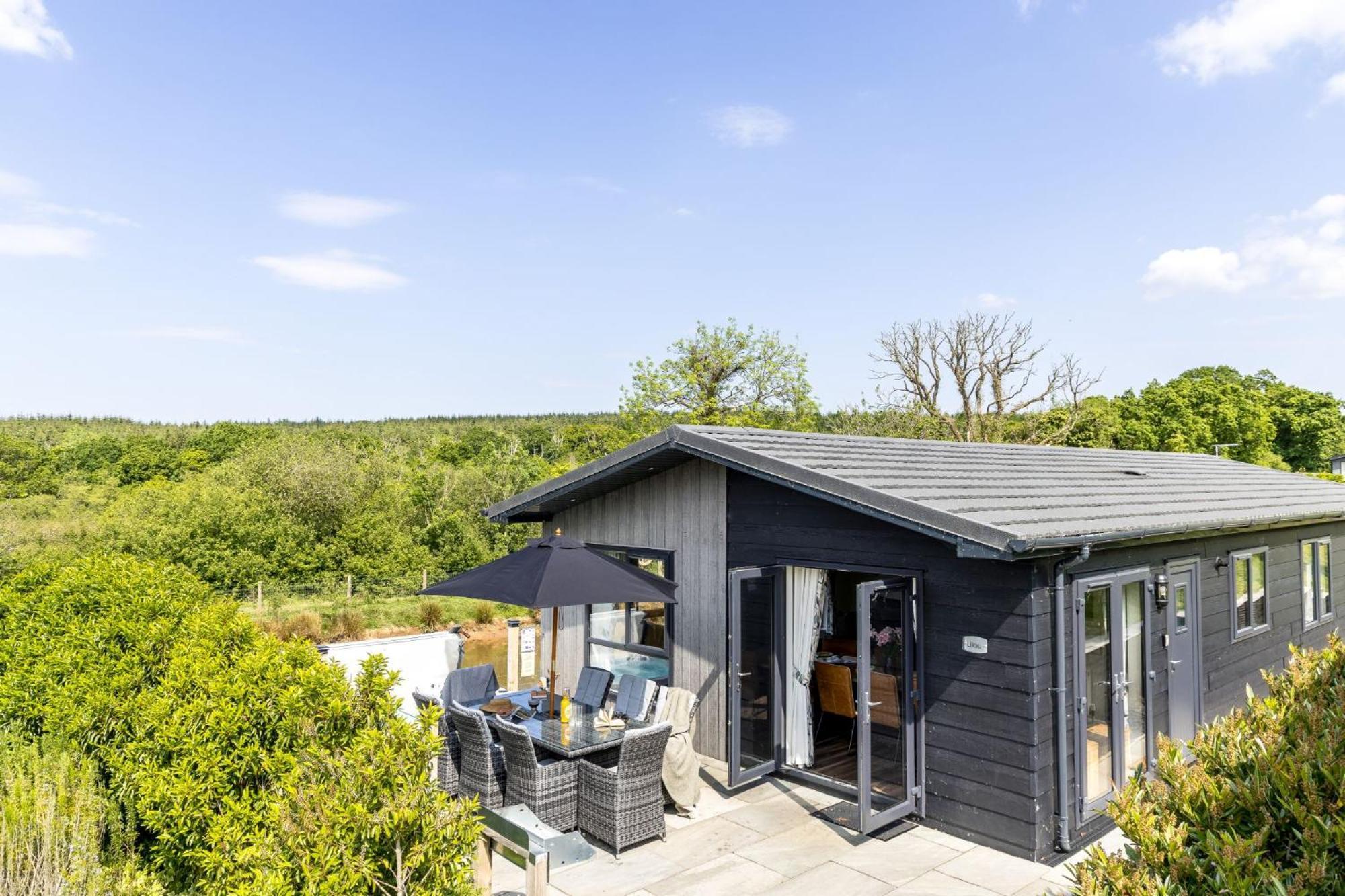 Lilac Lodge, 22 Roadford Lake Lodges Lifton Exteriör bild