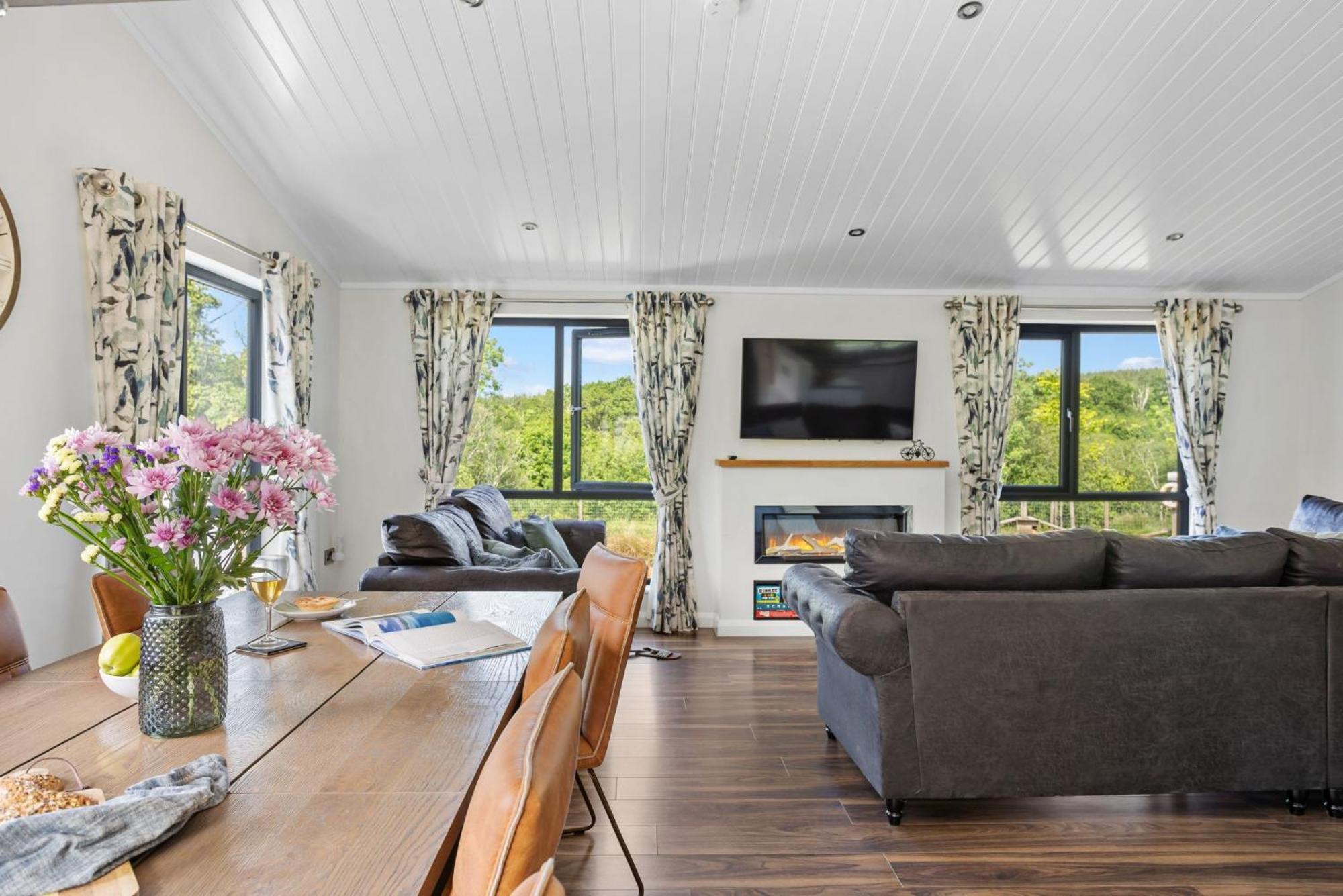 Lilac Lodge, 22 Roadford Lake Lodges Lifton Exteriör bild